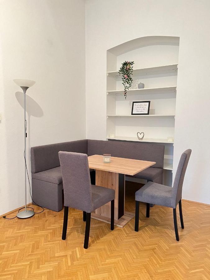 Alpa 2 Zimmer Wohnung In Wien Rochusmarkt Bagian luar foto