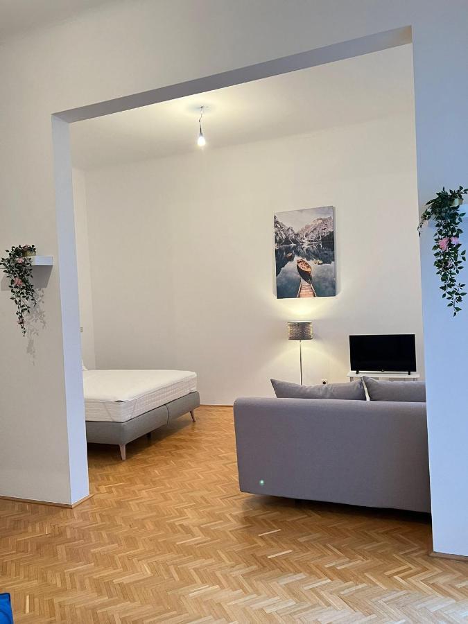 Alpa 2 Zimmer Wohnung In Wien Rochusmarkt Bagian luar foto