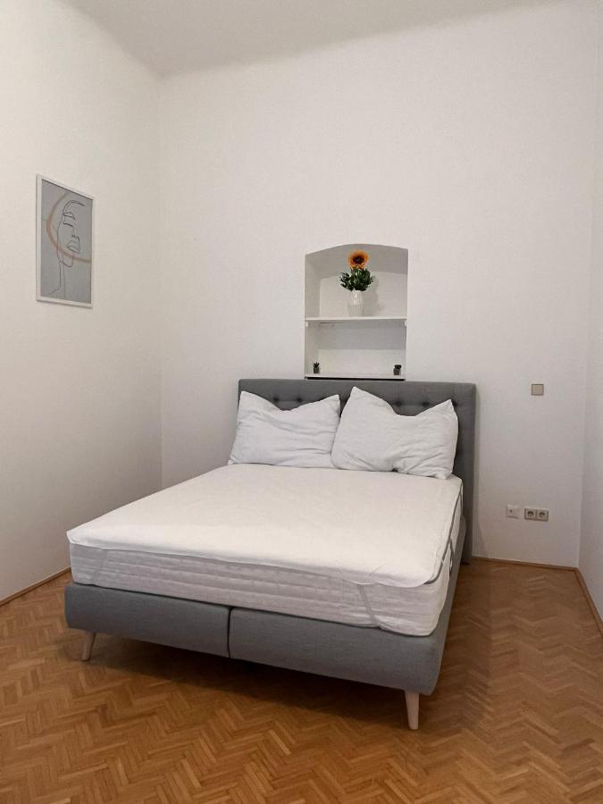Alpa 2 Zimmer Wohnung In Wien Rochusmarkt Bagian luar foto